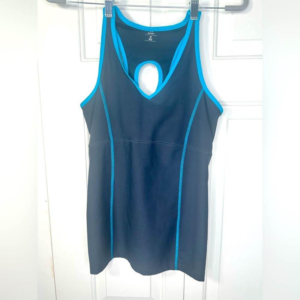 Old‎ Navy built in sports bra razor back workout top size Medium